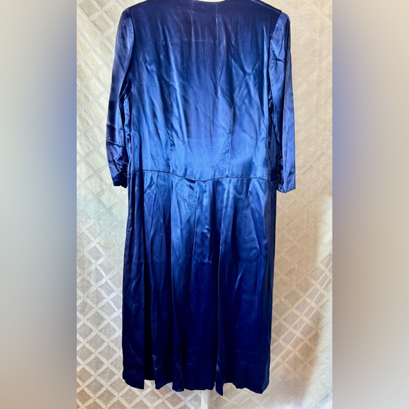 Vintage Hand Made 1940’s Style Ink Blue Satin Knee Length Dress, size 16 - Picture 6 of 6